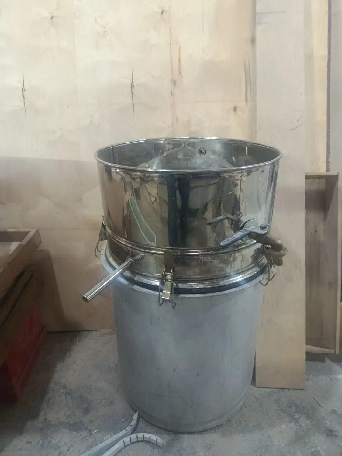 گلاب گیر|ظروف پختوپز|مشکیندشت, |دیوار