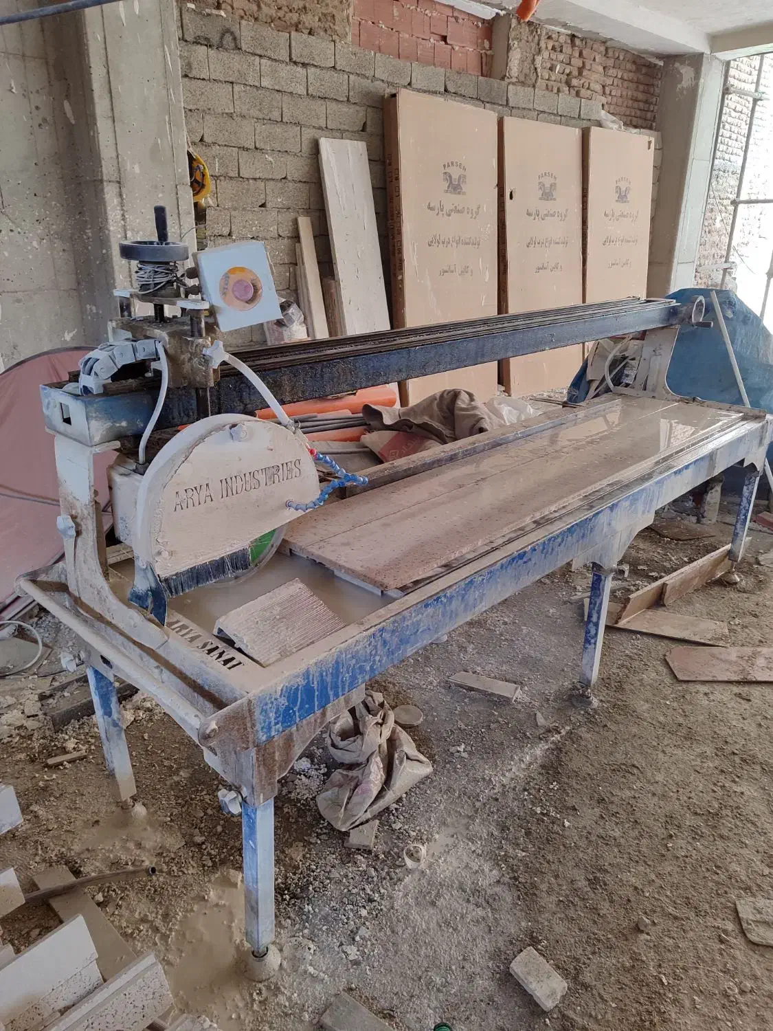 برش سنگ در محل کار|خدمات پیشه و مهارت|اردبیل, |دیوار