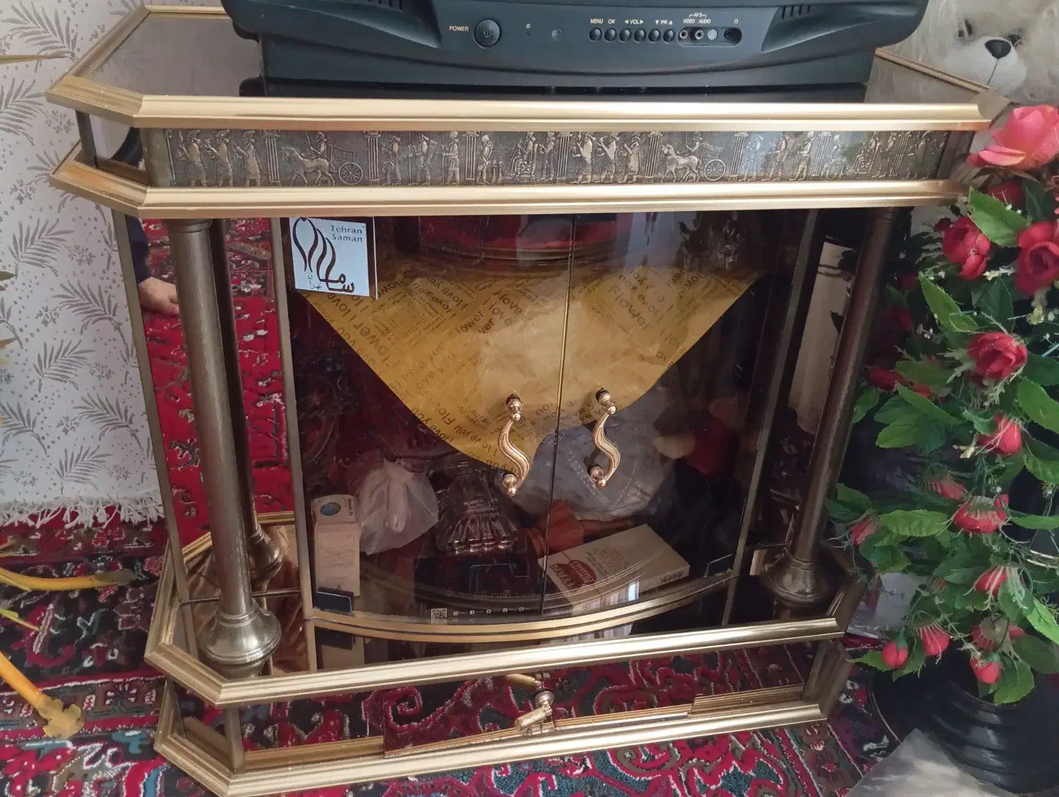 دوتا میز تلویزیون یدونه تلویزیون ۴۲اینچ|تلویزیون و پروژکتور|فیرورق, |دیوار