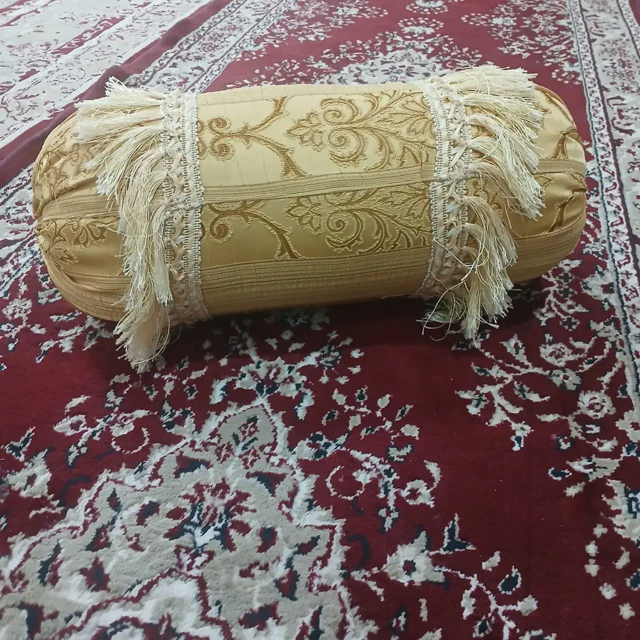 روبالشی لوله ای|رختخواب، بالش، پتو|ملکشاهی, |دیوار