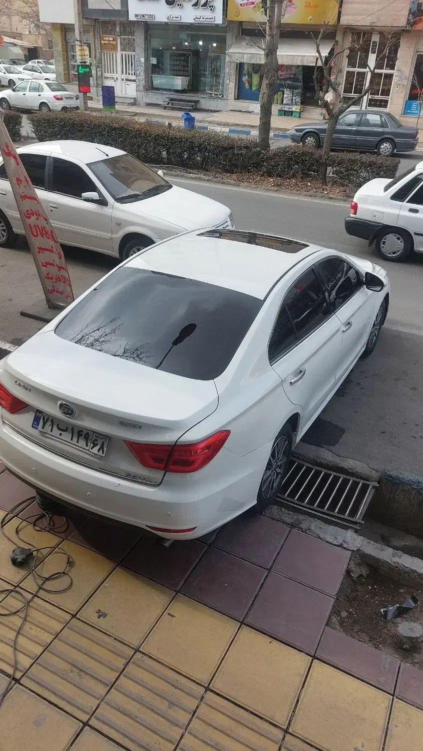 شیشه دودی حرفه ای800|خدمات موتور و ماشین|کرج, کمال‌شهر|دیوار