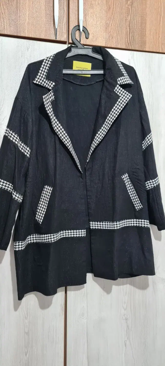 مانتوکتی|لباس|رشت, پیرسرا|دیوار