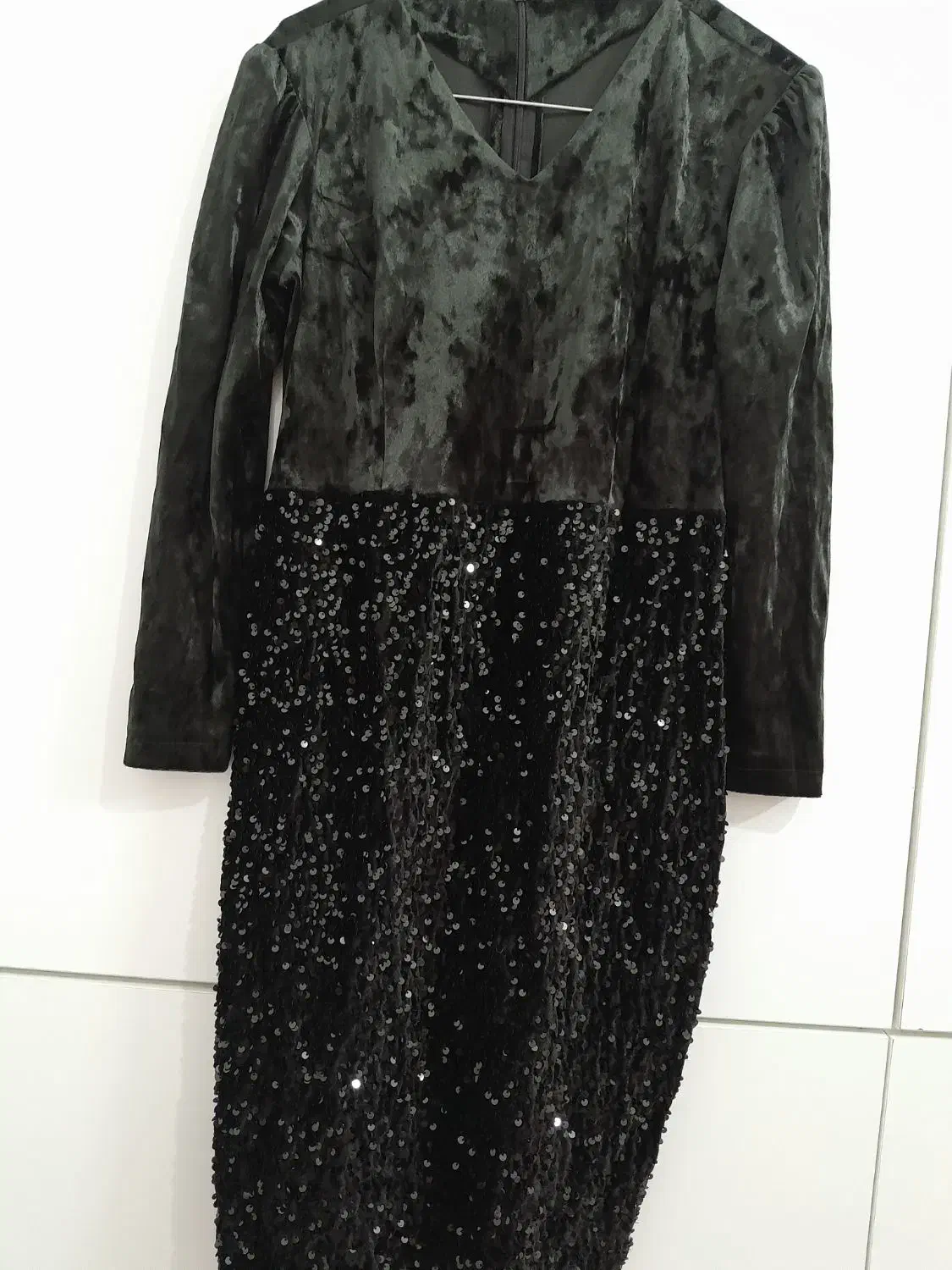 لباس مجلسی|لباس|تربتحیدریه, قائم|دیوار