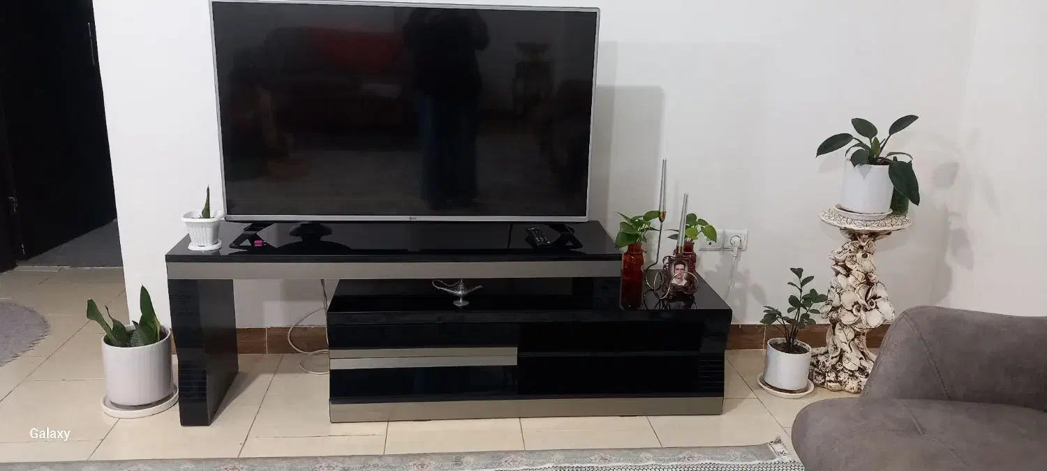 میز تلویزیون مشکی و طوسی نو|میز تلویزیون|محمدشهر, ولدآباد|دیوار