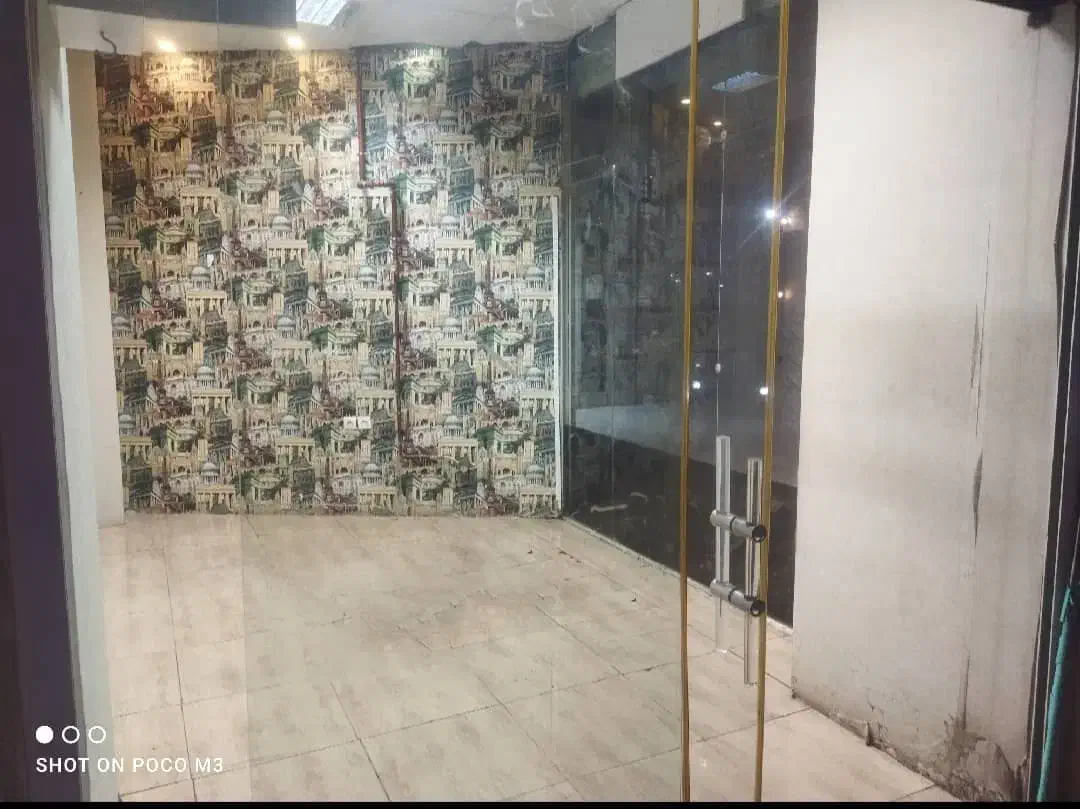 مغازه ۱۳ متری امتیازات کامل دو نبش پاخوردار|اجارهٔ مغازه و غرفه|رشت, گلزاران|دیوار