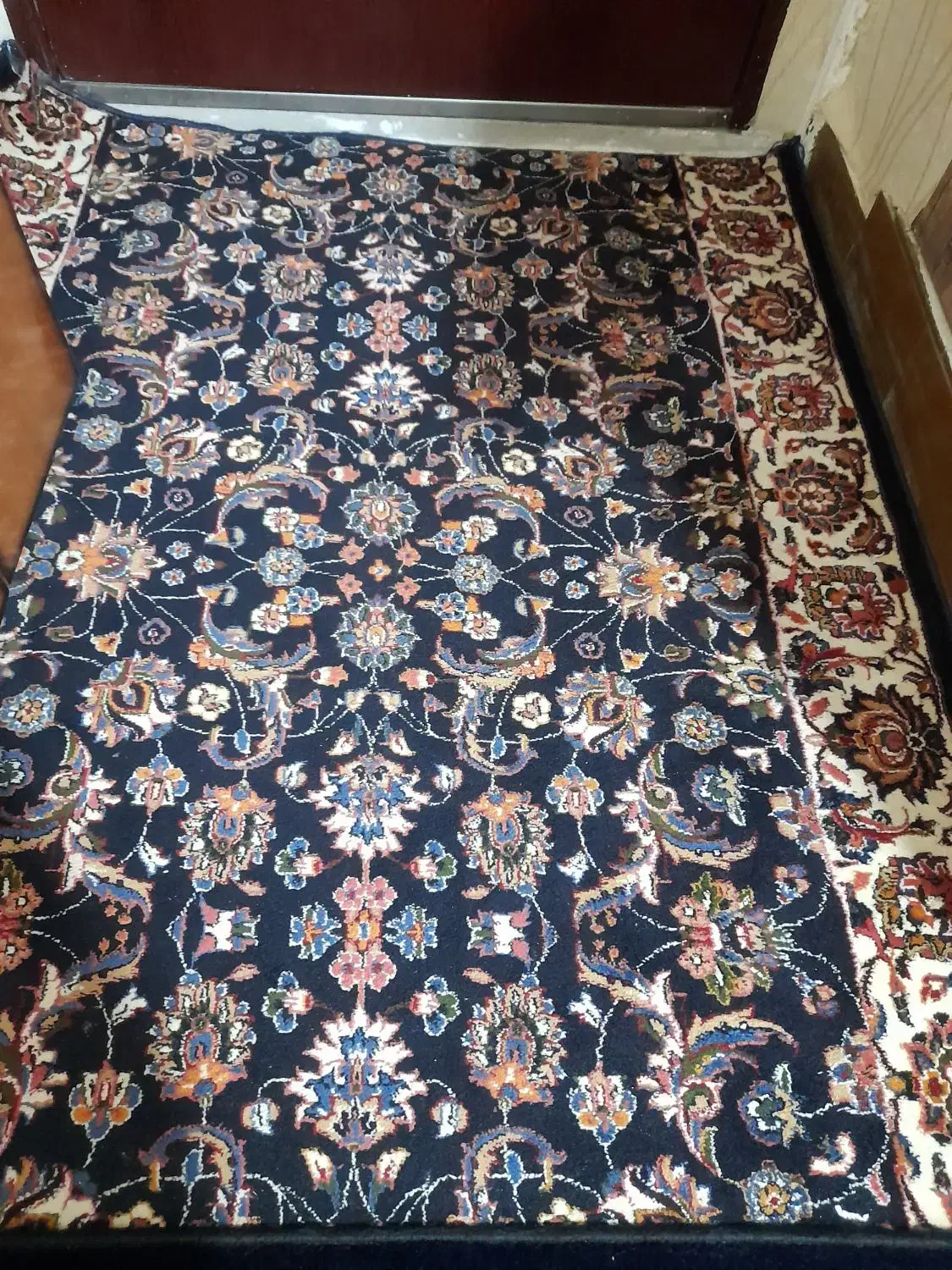 دو عدد کنار فرش در حد نو|فرش|بروجرد, |دیوار