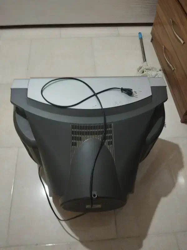 تلویزیون|تلویزیون و پروژکتور|قدس, شهر‌قدس|دیوار