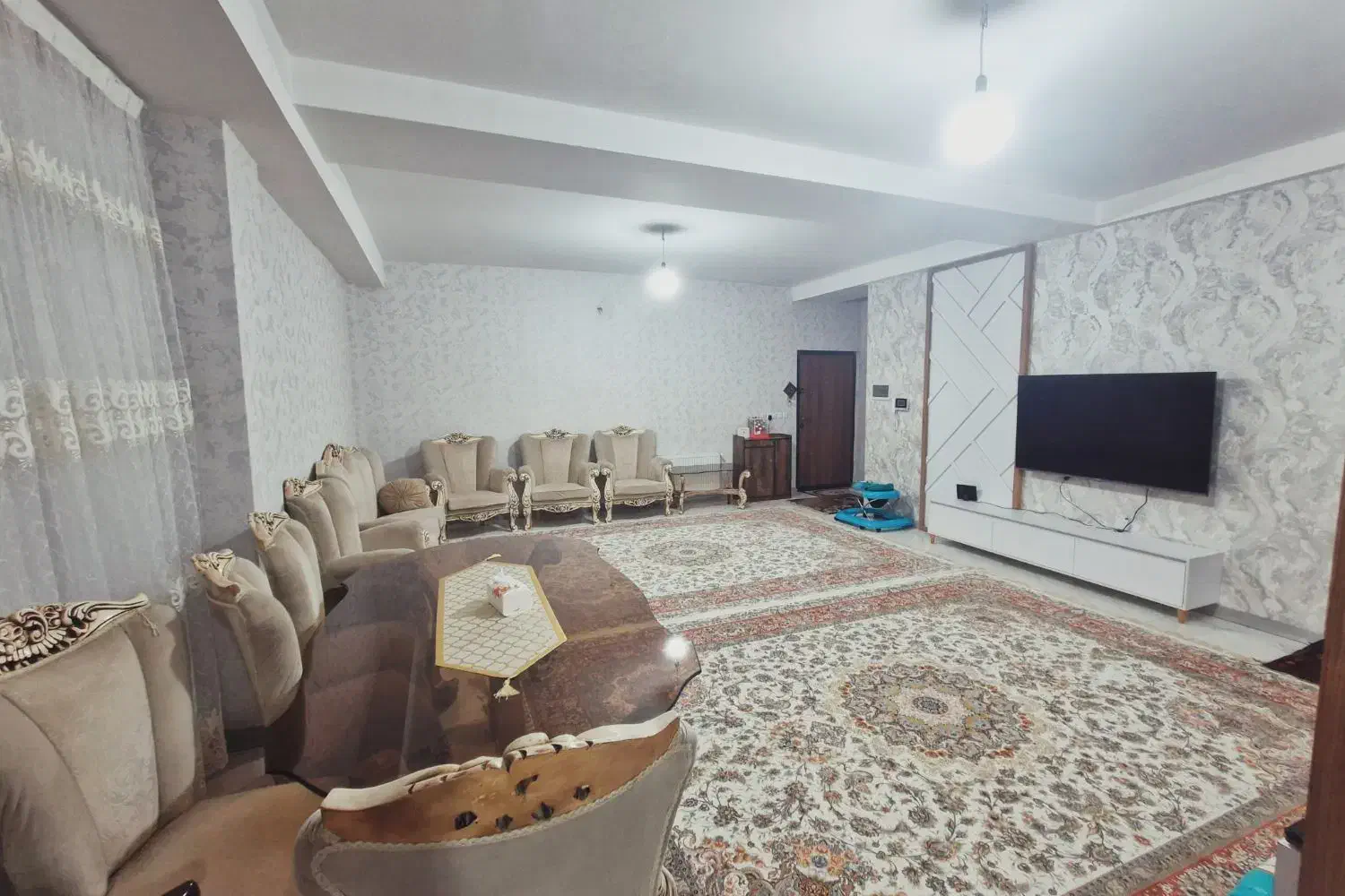 ۱۲۴ متری خوش نقشه و دلنشین|فروش آپارتمان|قزوین, |دیوار