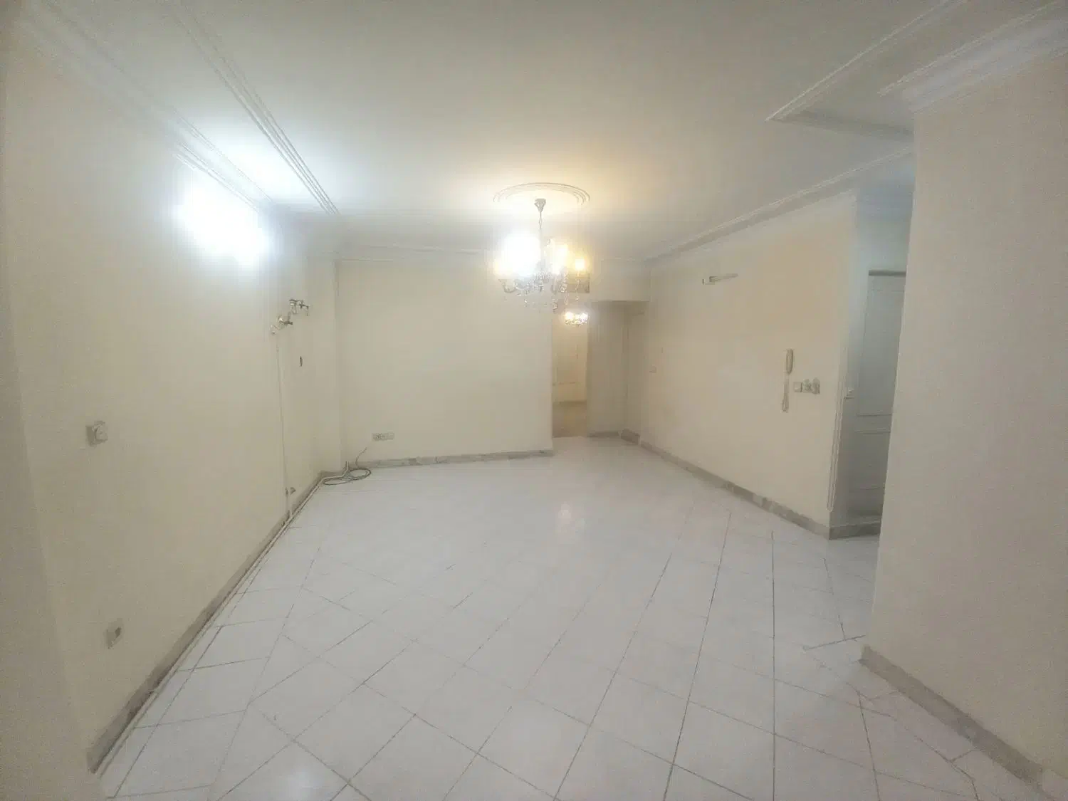 ۸۵ متر  *تک واحدی * مترو شادمان*  تخلیه