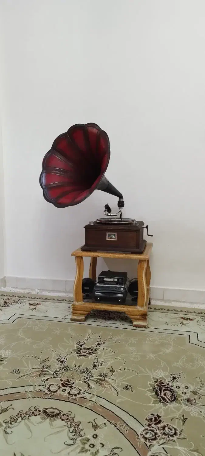 گرامافون هندلی گرام کلمبیا انگلیسی قدیمی|کلکسیون و سرگرمی|تهران, جوانمردان (اندیشه)|دیوار