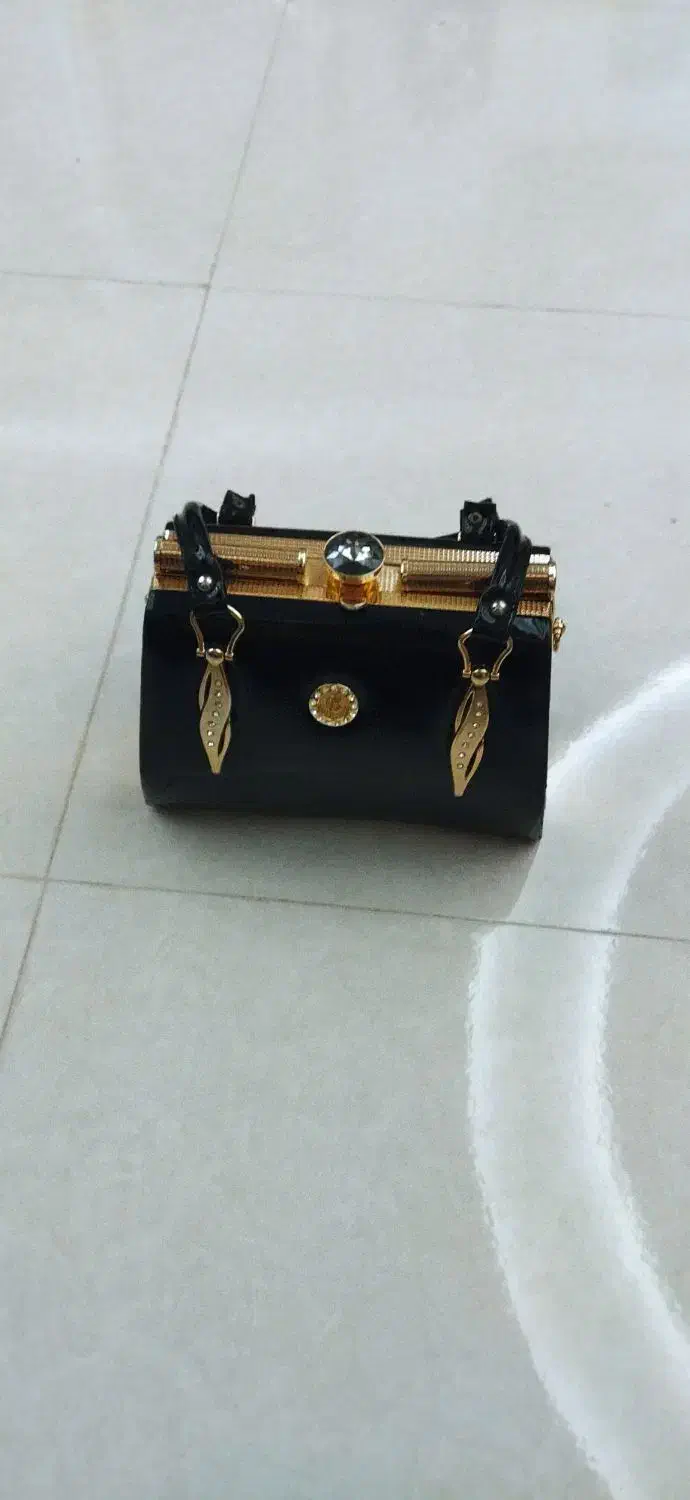 کیف ورنی|کیف، کفش، کمربند|تربت‌حیدریه, شهید قرنی|دیوار