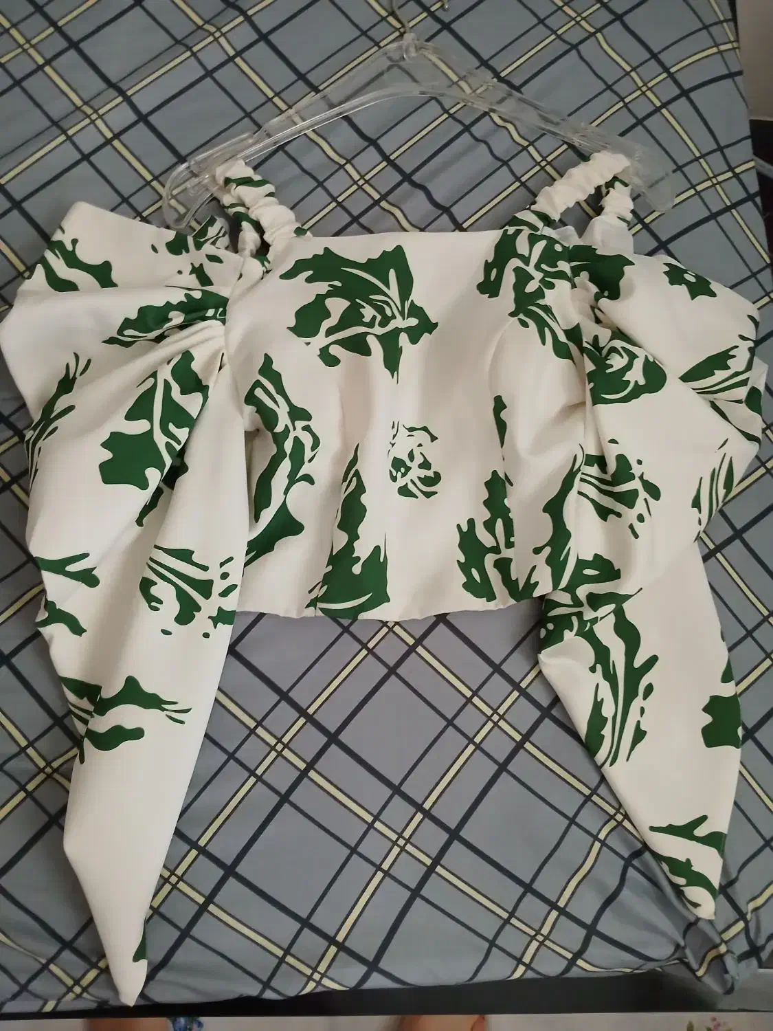 شومیز و ماکسی|لباس|رشت, آب و برق|دیوار