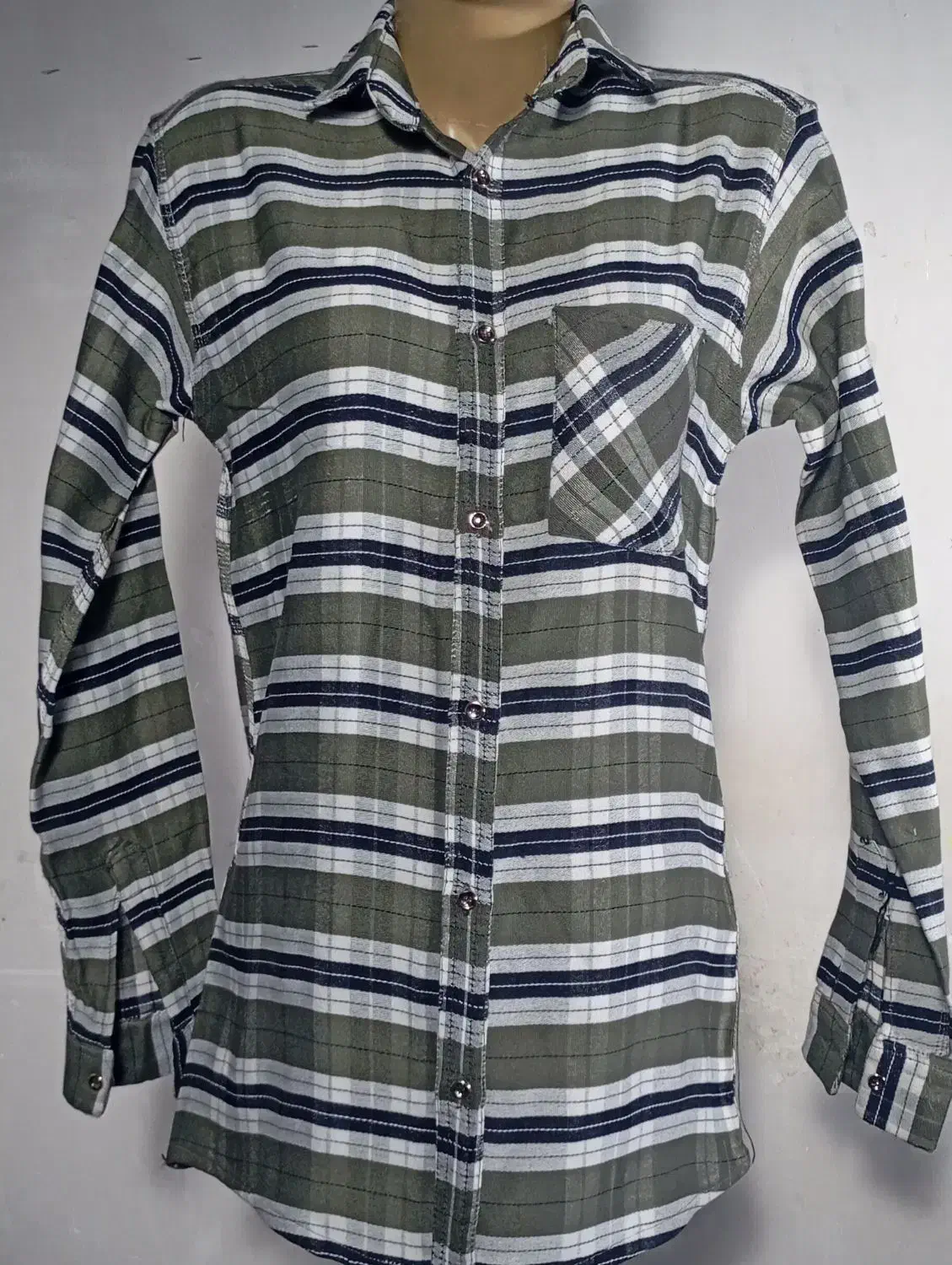 کشمیر|لباس|مشهد, نیزه|دیوار