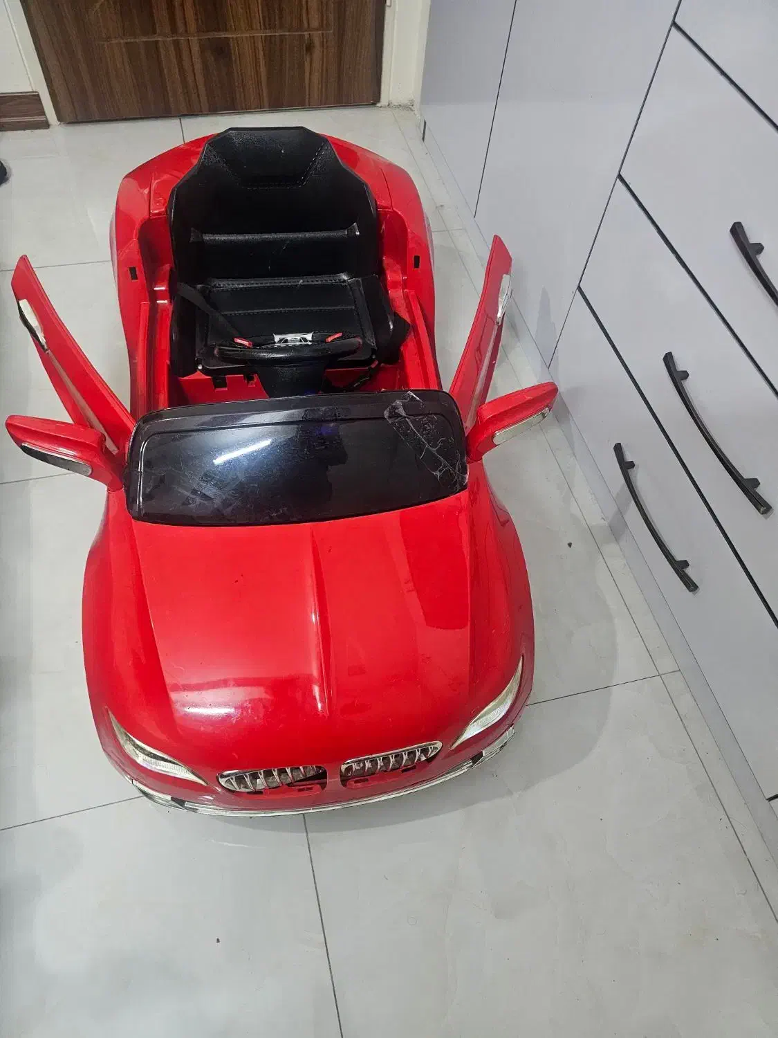 ماشین شارژی حرفه ای کاملا سالم|اسباب‌بازی بچه|اصفهان, شهرک کاوه|دیوار