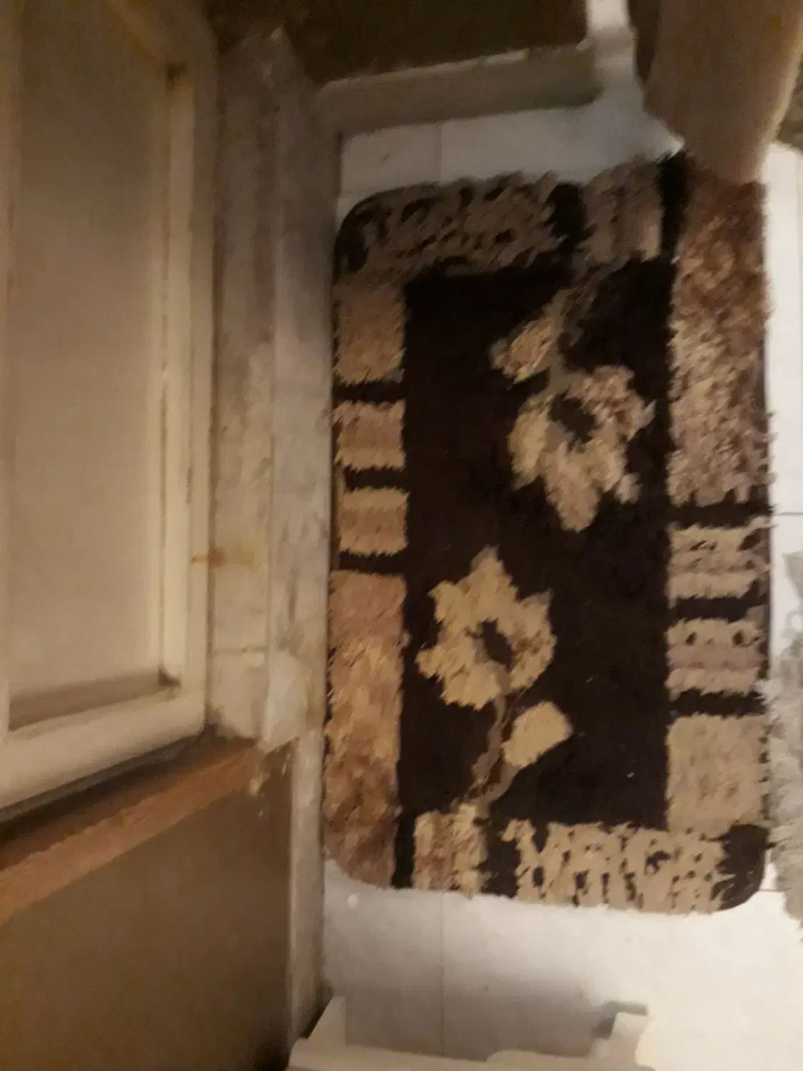 فرش خارجی کبریتی|فرش|اندیشه, اندیشه فاز ۱|دیوار