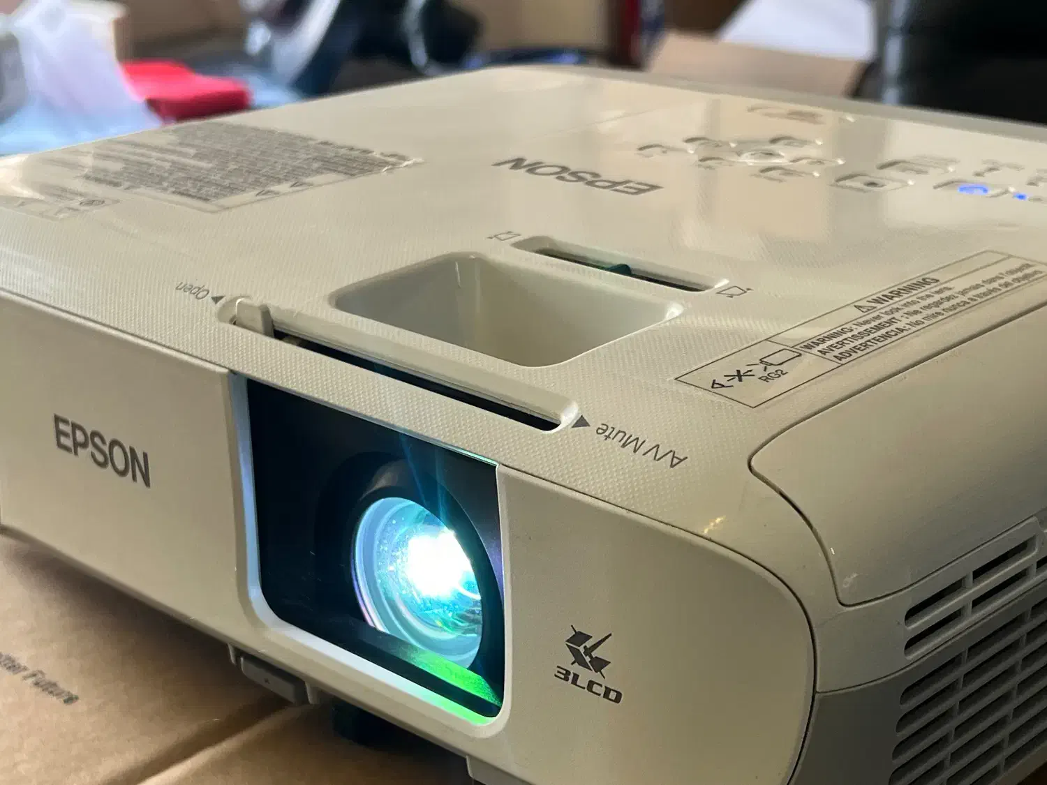 ویدیو پروژکتور اپسون 108 مناسب منزل فضای باز|تلویزیون و پروژکتور|تهران, جمال‌زاده|دیوار