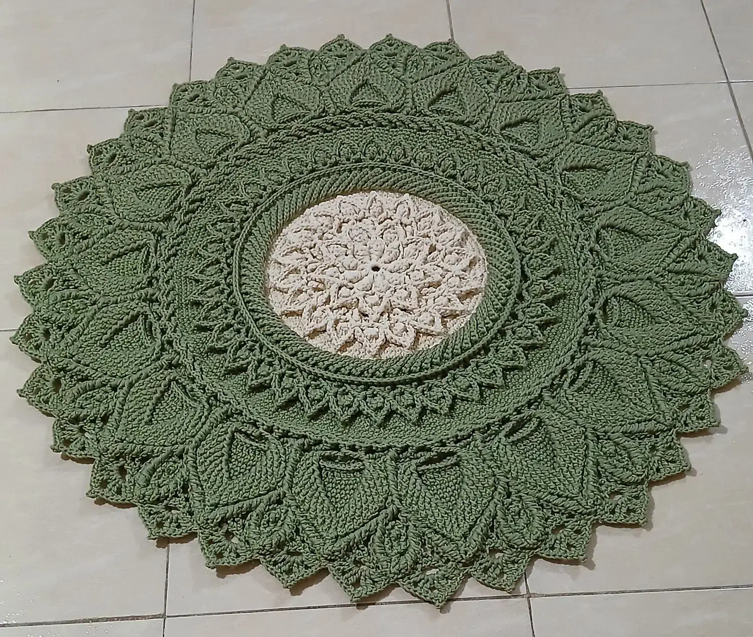 فرشینه شیری رنگ ا متری|پادری|تهران, علیآباد|دیوار