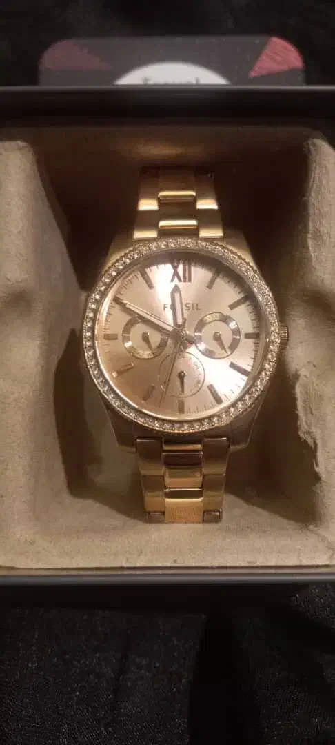 ساعت نو  برند فسیل|ساعت|تهران, امام حسین|دیوار