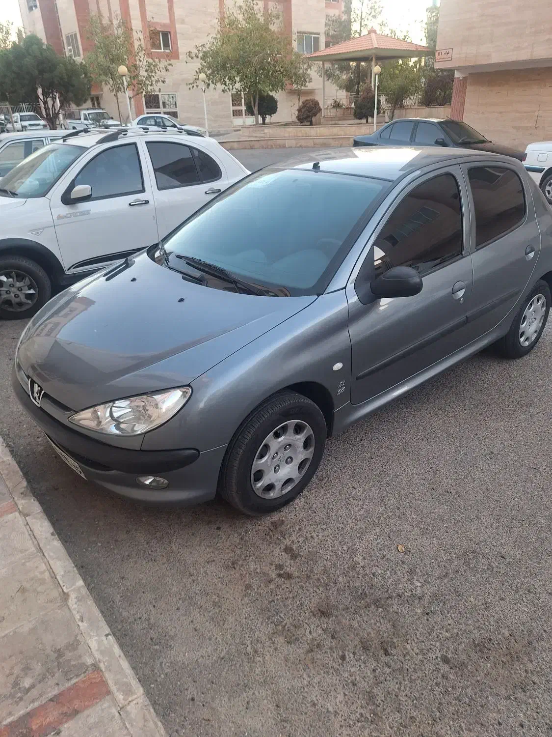 پژو ۲۰۶ تیپ۲ مدل۱۴۰۰  بیمه کامل|خودرو سواری و وانت|قم, انسجام|دیوار