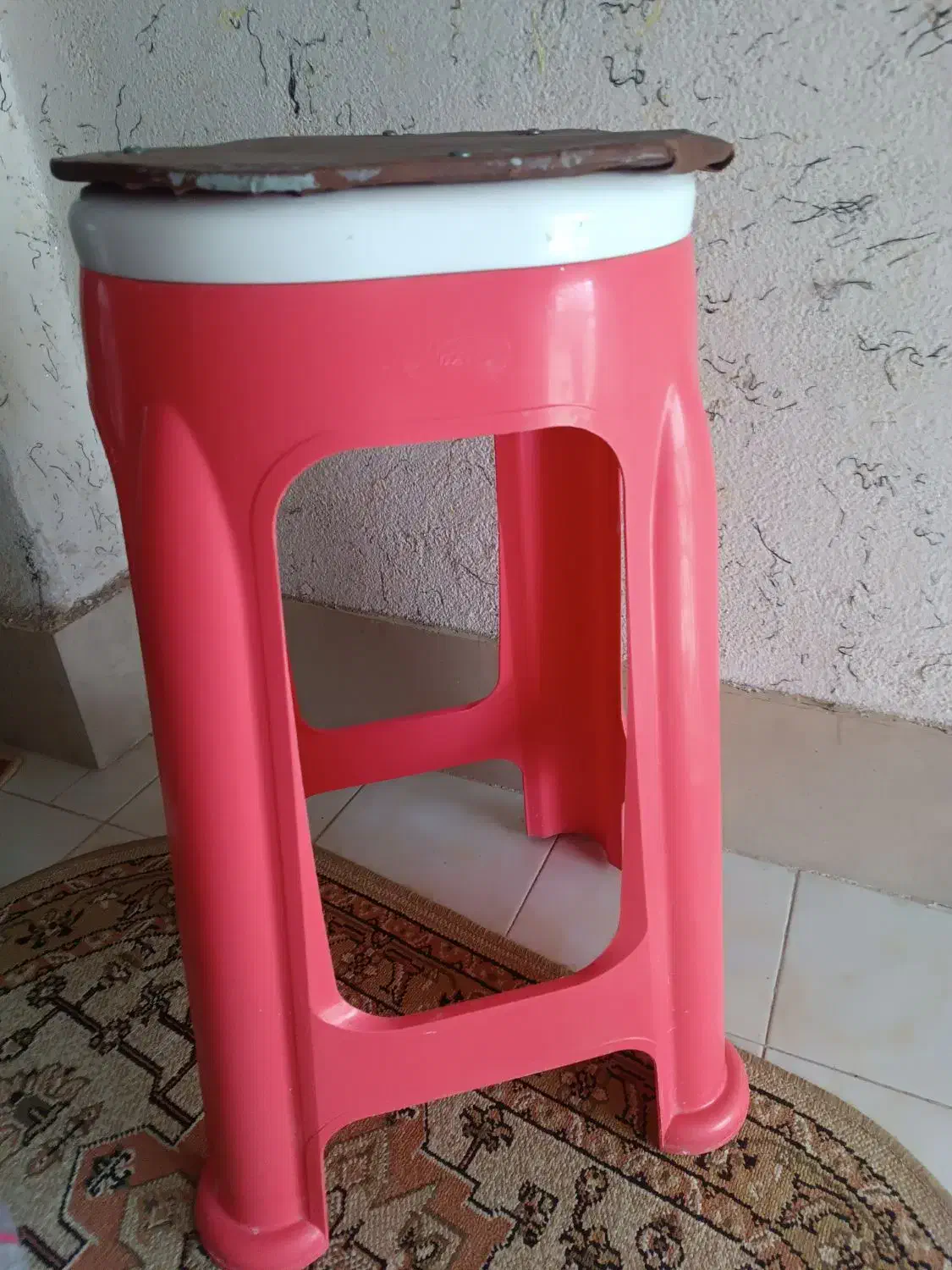 چهارپایه پلاستیکی مارک ناصر|صندلی و نیمکت|کرمانشاه, |دیوار