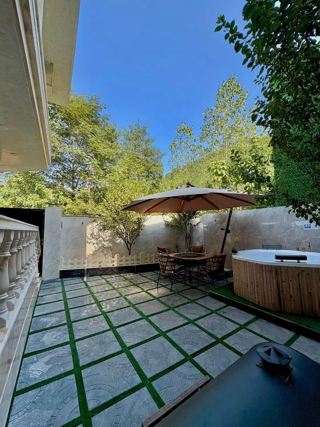 ویلا جکوزی دار کنار رودخانه|اجارهٔ کوتاهمدت ویلا و باغ|احمدسرگوراب, |دیوار