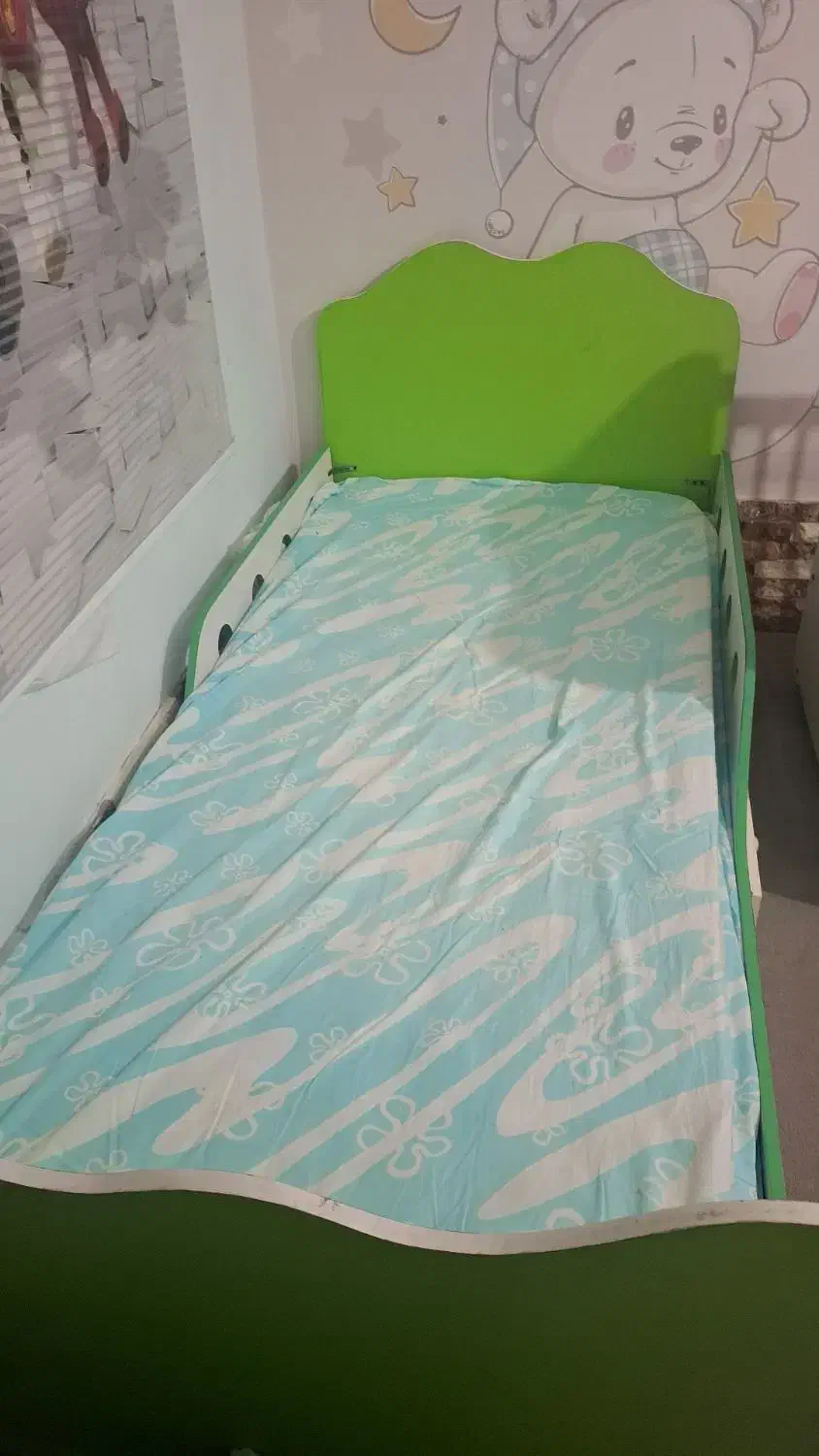 تخت نوجوان|تخت و سرویس خواب|نور, |دیوار