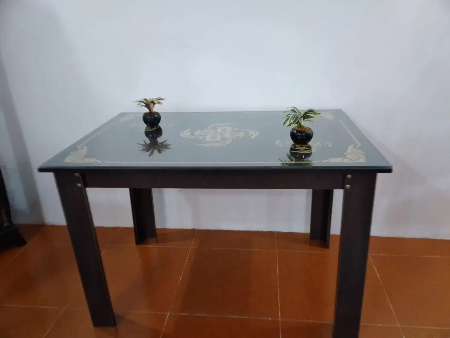 میز ناهار خوری|میز و صندلی غذاخوری|لولمان, |دیوار