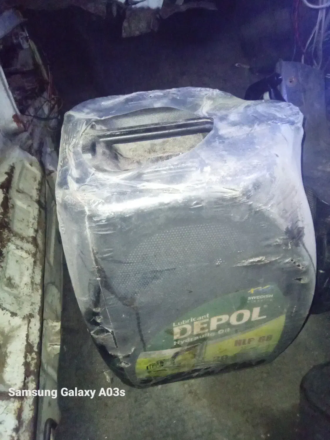 روغن هیدرولیک|قطعات یدکی و لوازم جانبی|لاهیجان, شیخ زاهد|دیوار