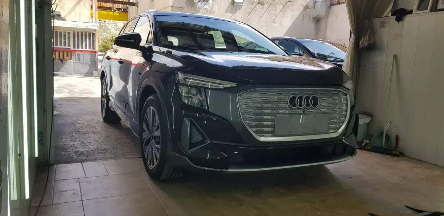 فروش آئودیQ5هفت نفره ۲۰۲۴ زیر قیمت در پارکینگ منزل|خودرو سواری و وانت|شیراز, باغ تخت|دیوار