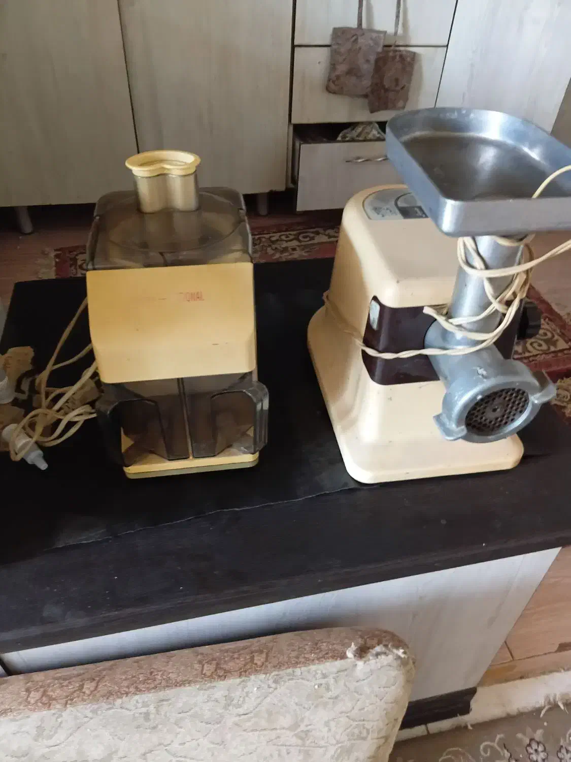 چرخ گوشت . آبمیوه گیری . زودپز|آبمیوه‌گیر و آب‌مرکبات‌گیر|چهارباغ, |دیوار