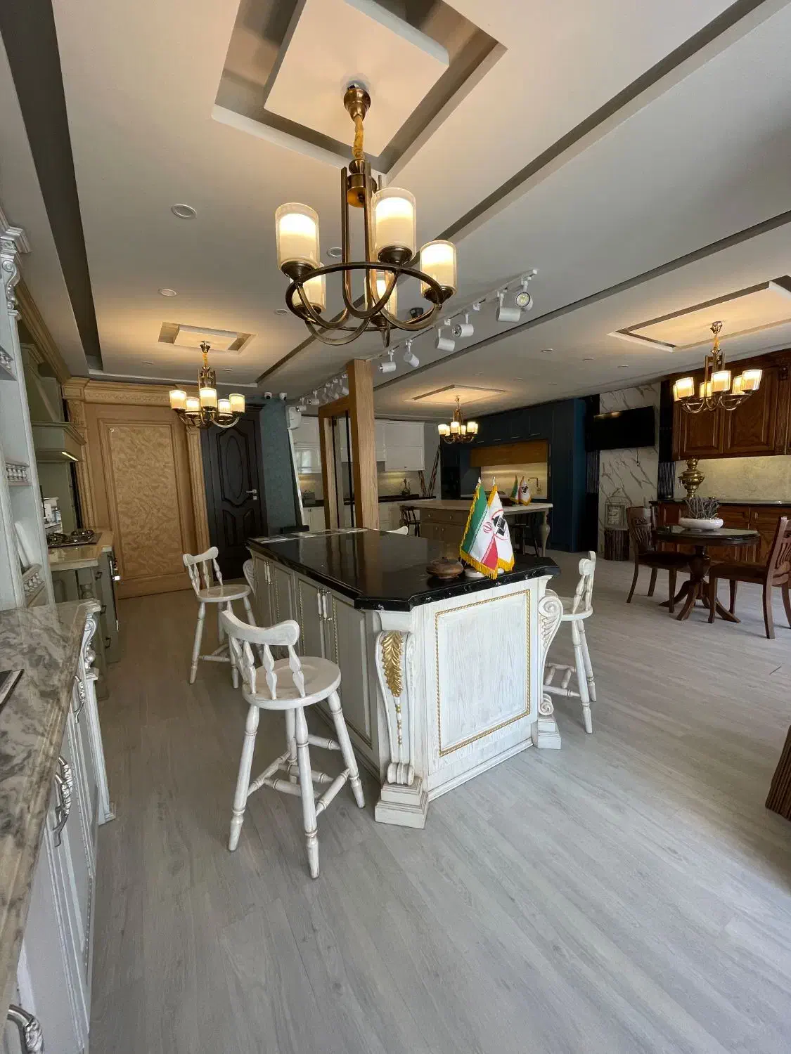 منشی و فروشنده|استخدام اداری و مدیریت|پردیس, شهرک صنعتی کمرد|دیوار