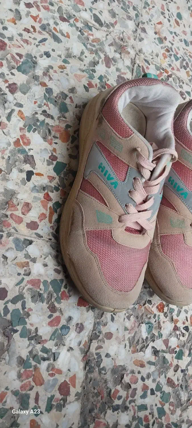 کفش تمیز ونوبراهرکی نیاز داره|کیف، کفش، کمربند|بندر ماهشهر, |دیوار