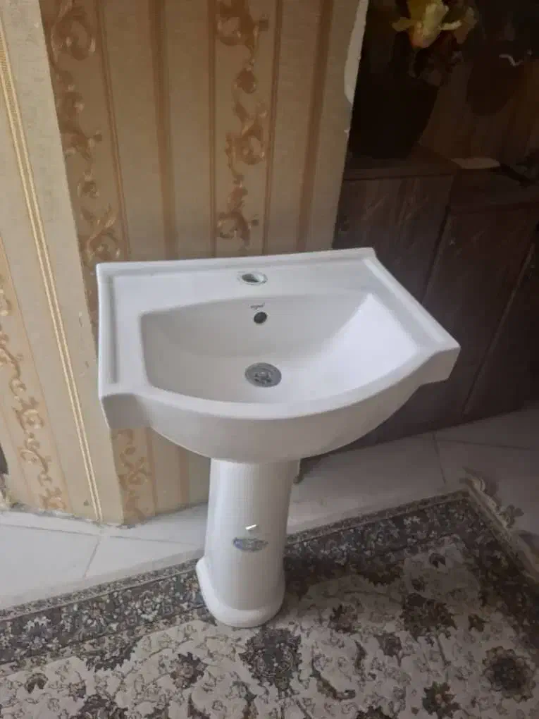 توالت فرنگی و رو شویی|لوازم سرویس بهداشتی|کرمانشاه, |دیوار