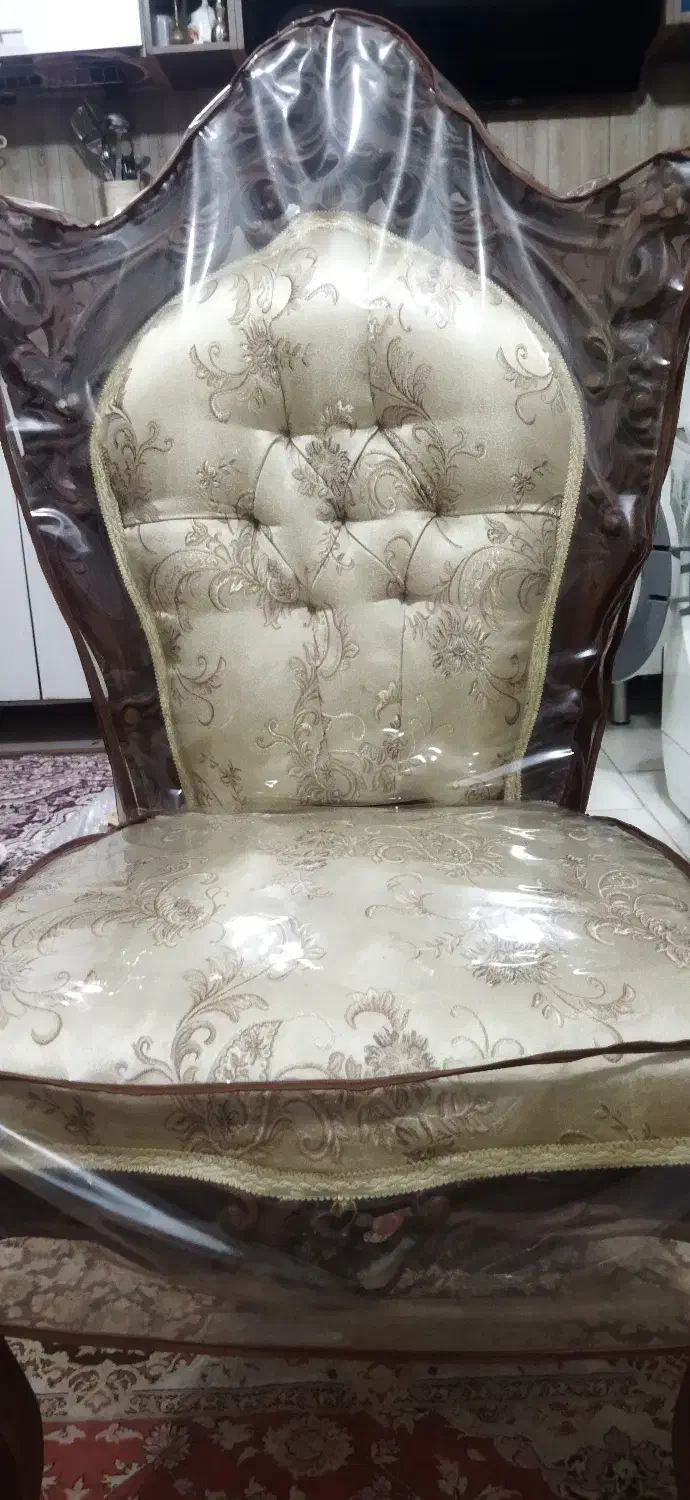 مبل سلطنتی ۹نفره|مبلمان خانگی و میز عسلی|اندیشه, شهرک مریم|دیوار