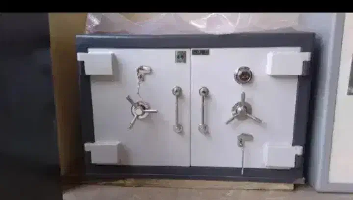 صندوق فولادی|ابزارآلات|لاهیجان, شیشه گران|دیوار