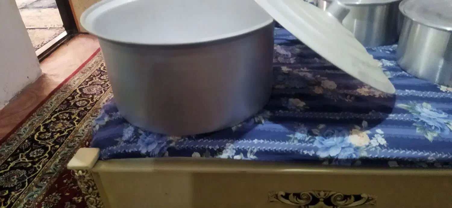 قابلمه|ظروف پختوپز|چناران, |دیوار