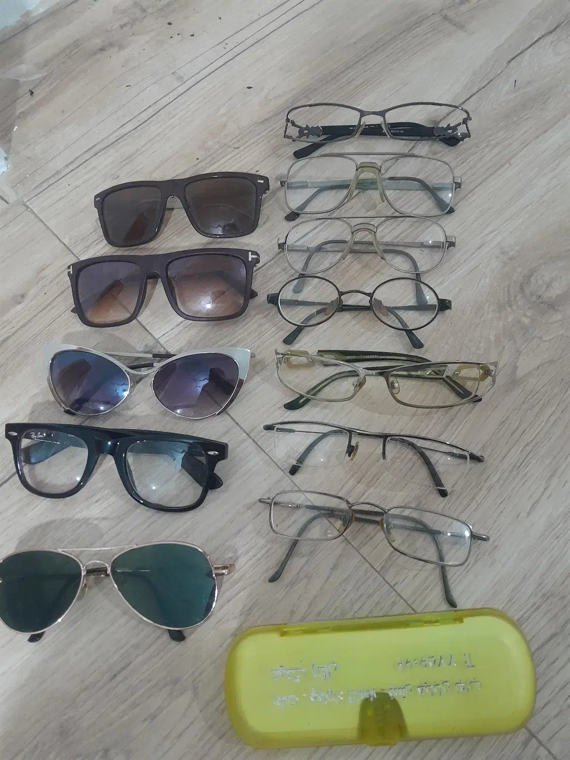 عینک تعدادی|زیورآلات و اکسسوری|رشت, حومه رشت|دیوار