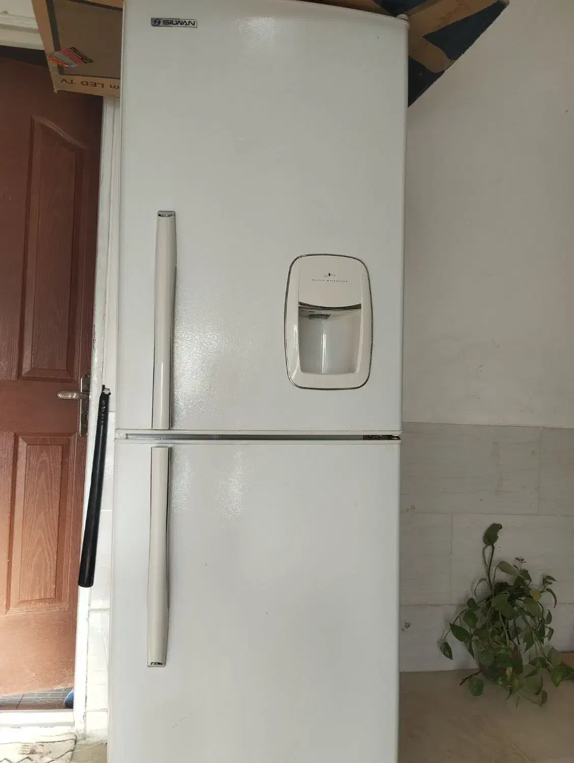 یخچال .آبگرمکن دیواری .گاز پنج شعله|آبگرمکن، پکیج، شوفاژ|خمین, |دیوار