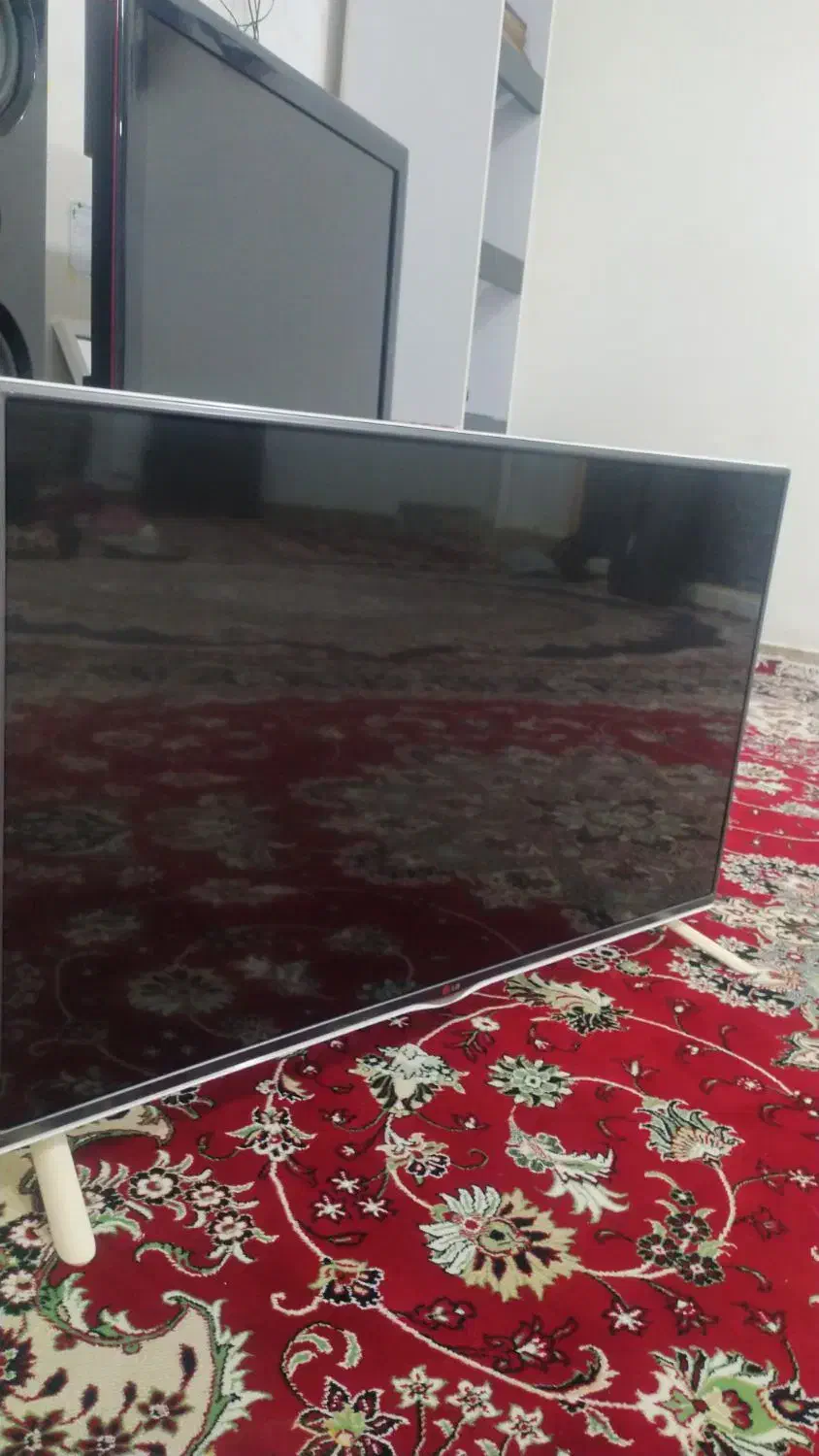 تلویزیون ۴۲اینچ اصل کره دیجیتال و ماهواره سر خود|تلویزیون و پروژکتور|نورآباد, |دیوار