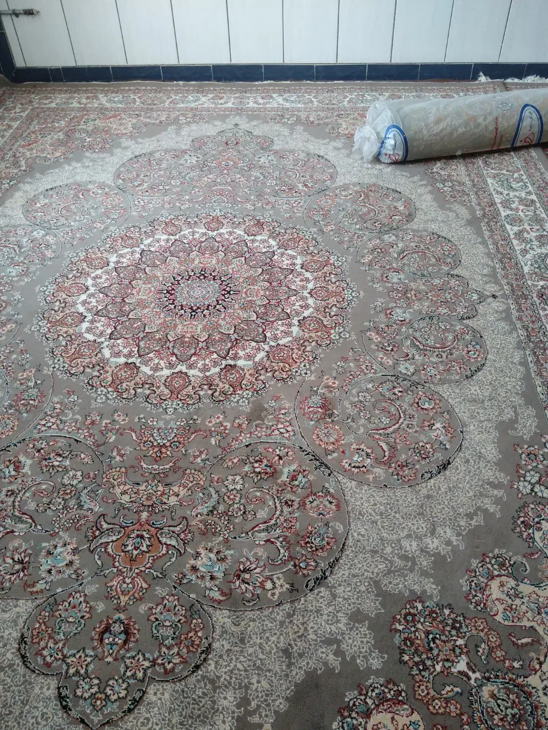 فرش 12 متری گردویی درحد نو|فرش|خواف, |دیوار