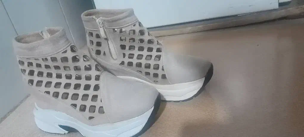 کفش|کیف، کفش، کمربند|کرمان, |دیوار