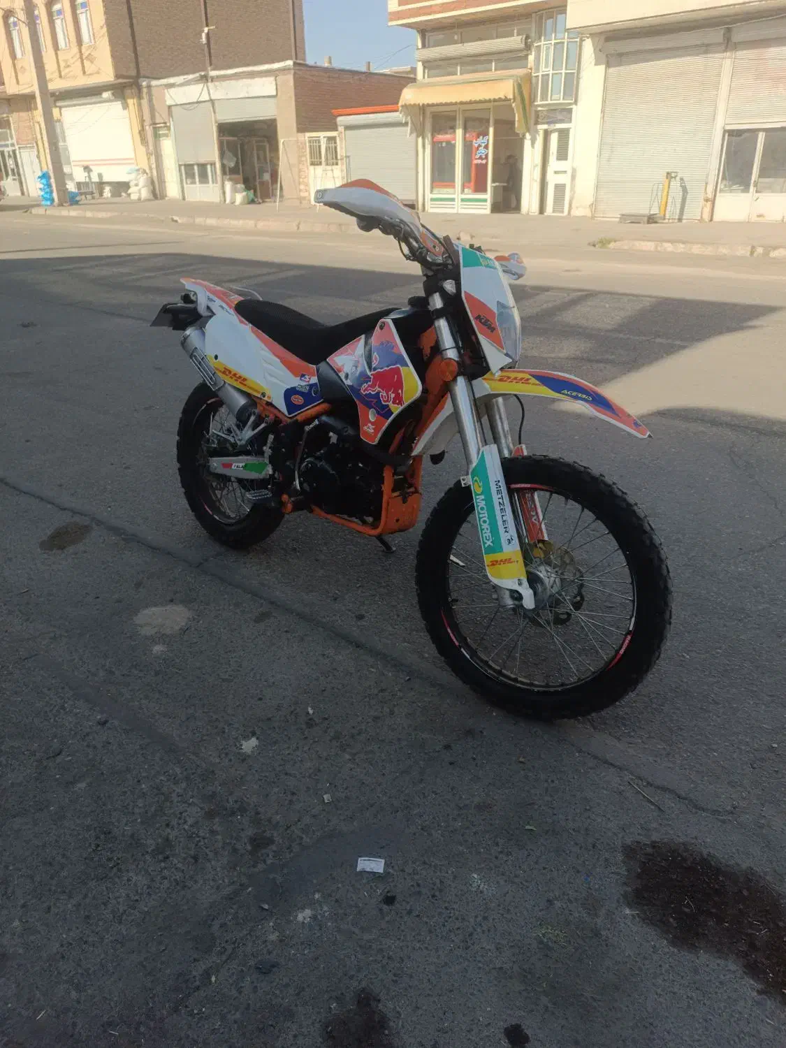 فلات نیو کی تی ام|موتورسیکلت|مهربان, |دیوار