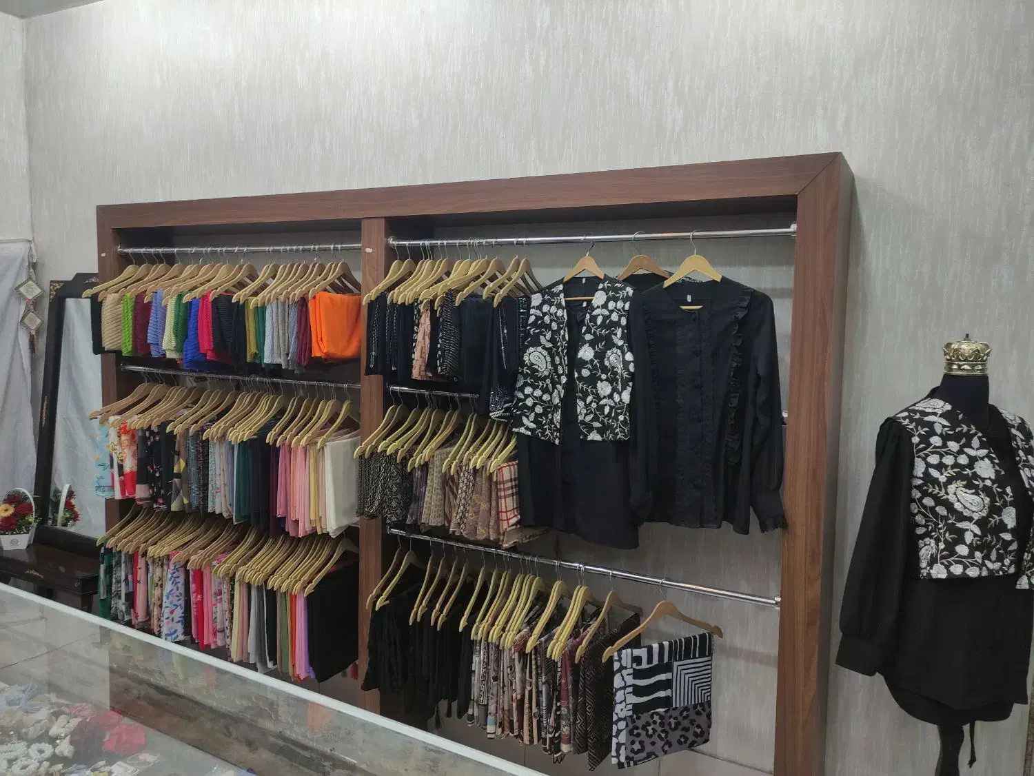 واگذاری مغازه شال و روسری|اجارهٔ مغازه و غرفه|کاشان, امام خمینی|دیوار