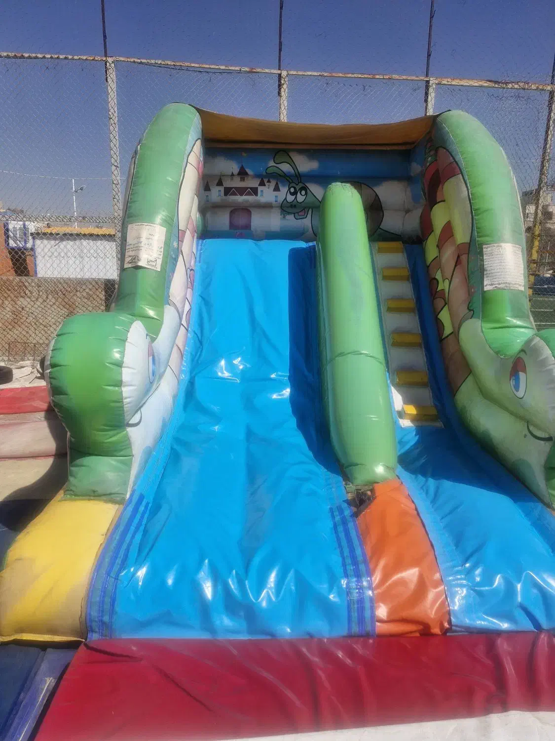 قلعه  بادی .|سازهای بادی|شیراز, ریشمک|دیوار