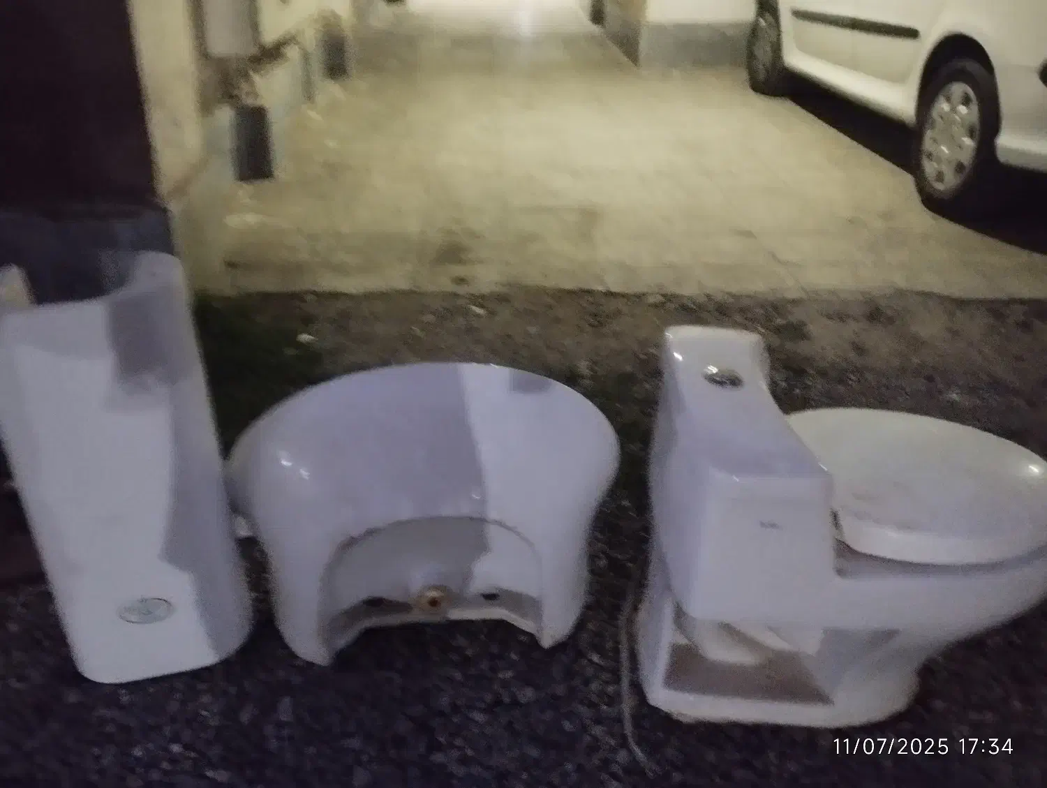 توالت فرنگی و روشویی|لوازم سرویس بهداشتی|رشت, گلسار|دیوار