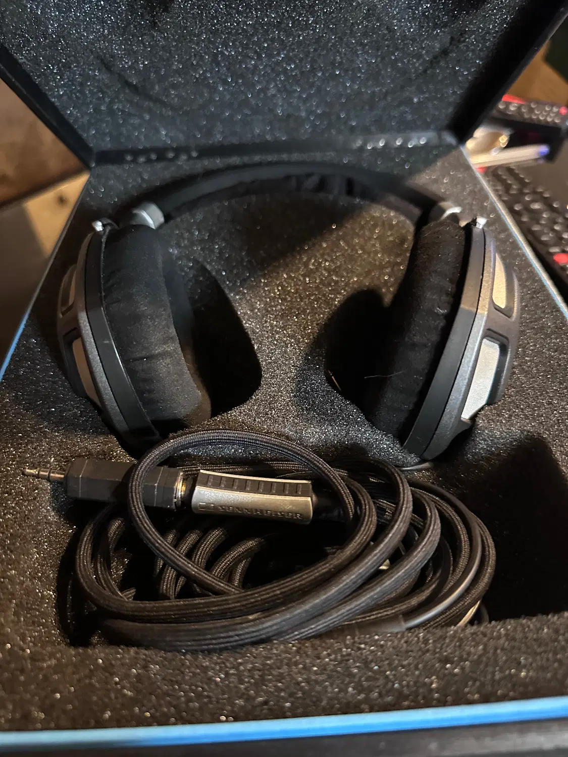 هدفون حرفه ای sennheiser hd700|پخشکننده همراه|تهران, دریا|دیوار