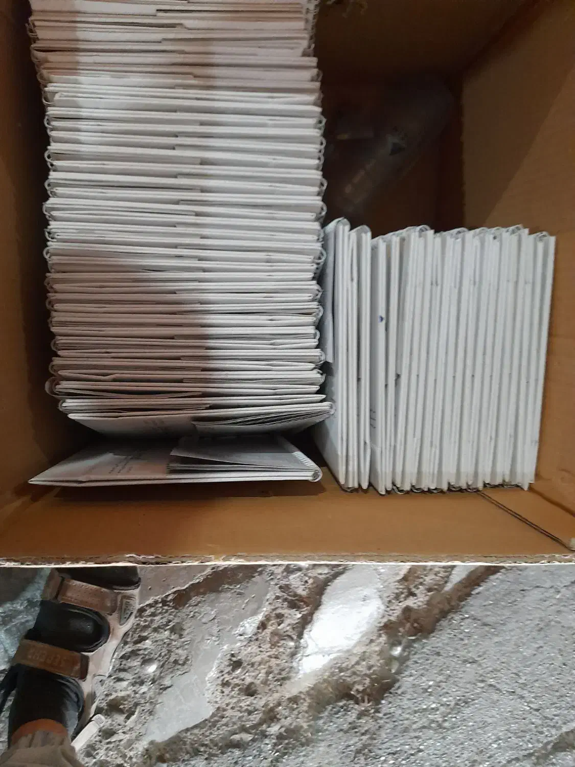 تقویم سال ۱۴۰۴ کسی اگه لازم داره|لوازم التحریر|خاوران, |دیوار