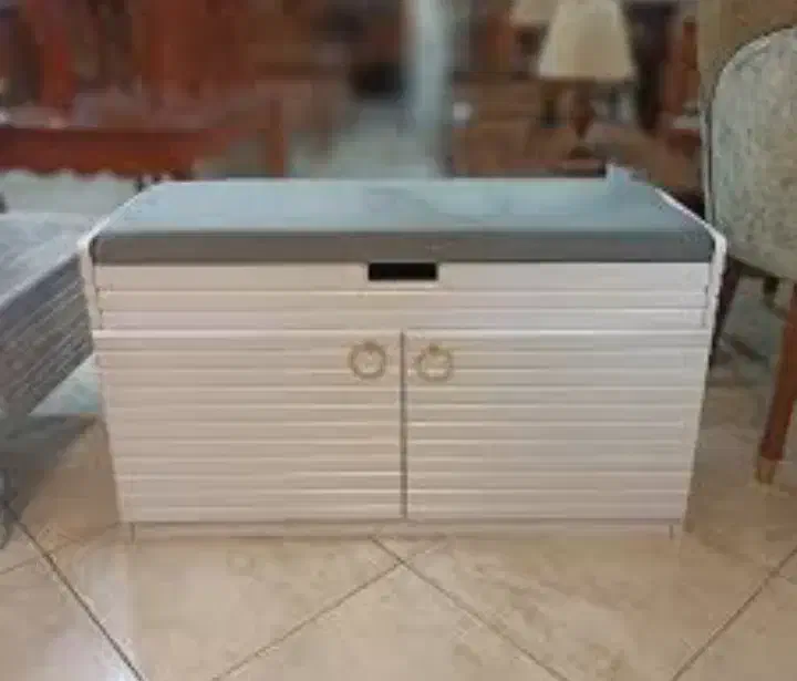 جاکفشی نشیمن دار|جاکفشی، کمد، دراور|نیشابور, خط کاشمر|دیوار