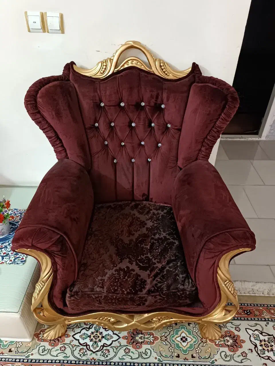 مبل سلطنتی راحتی|مبلمان خانگی و میز عسلی|تربت جام, فاز ۳ فرهنگیان|دیوار