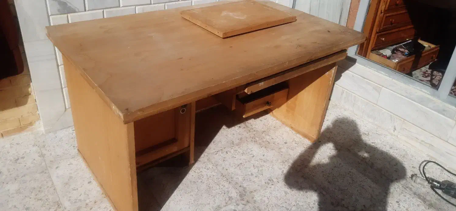 میز کامپیوتر تمام چوب در حد نو|میز تحریر و کامپیوتر|نجفآباد, امیرآباد|دیوار